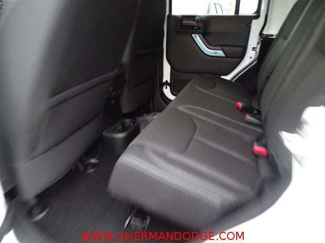 Jeep Wrangler Unlimited 2017 photo 8